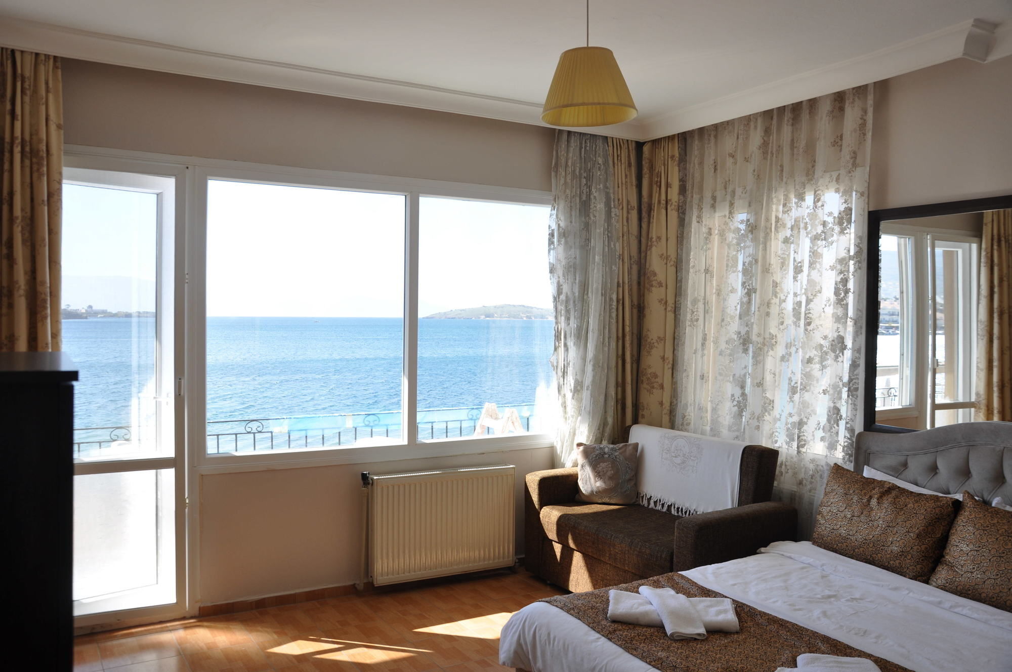 Foca Kumsal Hotel Exteriör bild